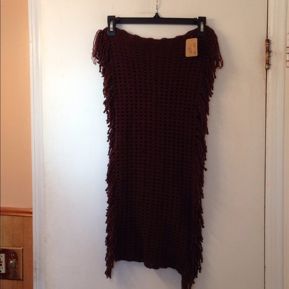 NWT brown crocheted  Infiniti scarf with fringe